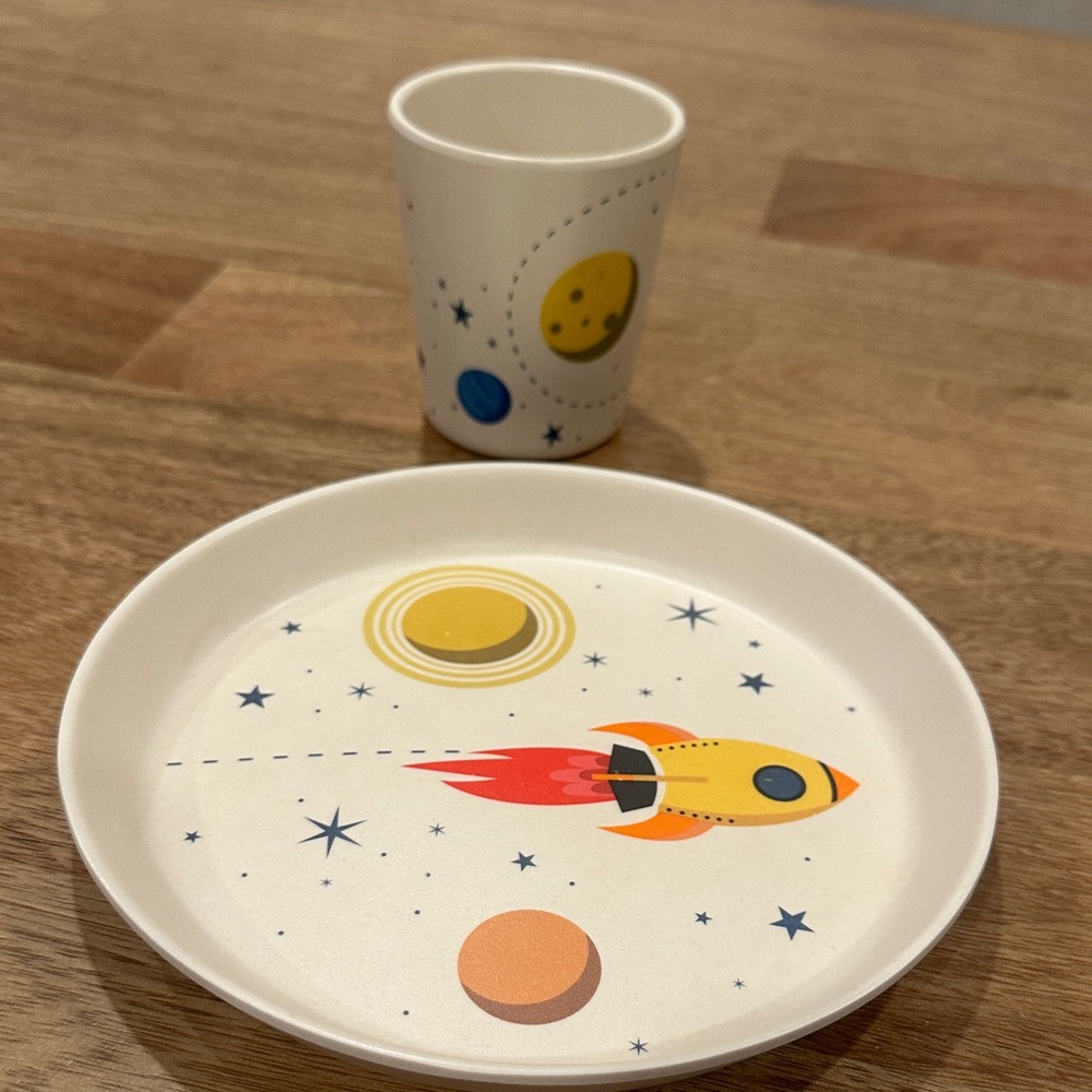 Target Pillowfort Space-Themed Plate and Cup Set